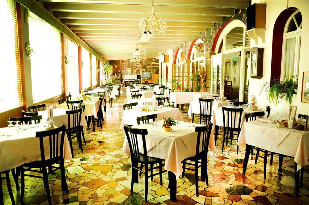 Albergo Trieste Lorenzago Di Cadore ภายนอก รูปภาพ