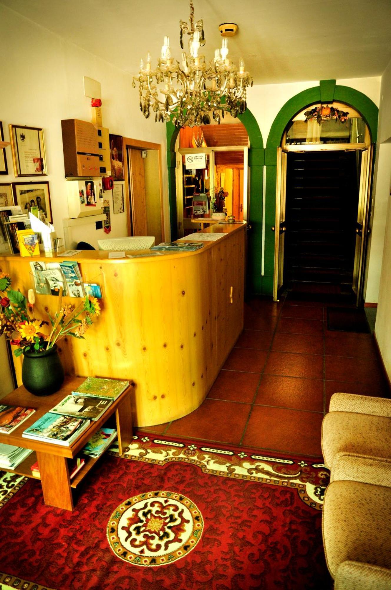 Albergo Trieste Lorenzago Di Cadore ภายนอก รูปภาพ