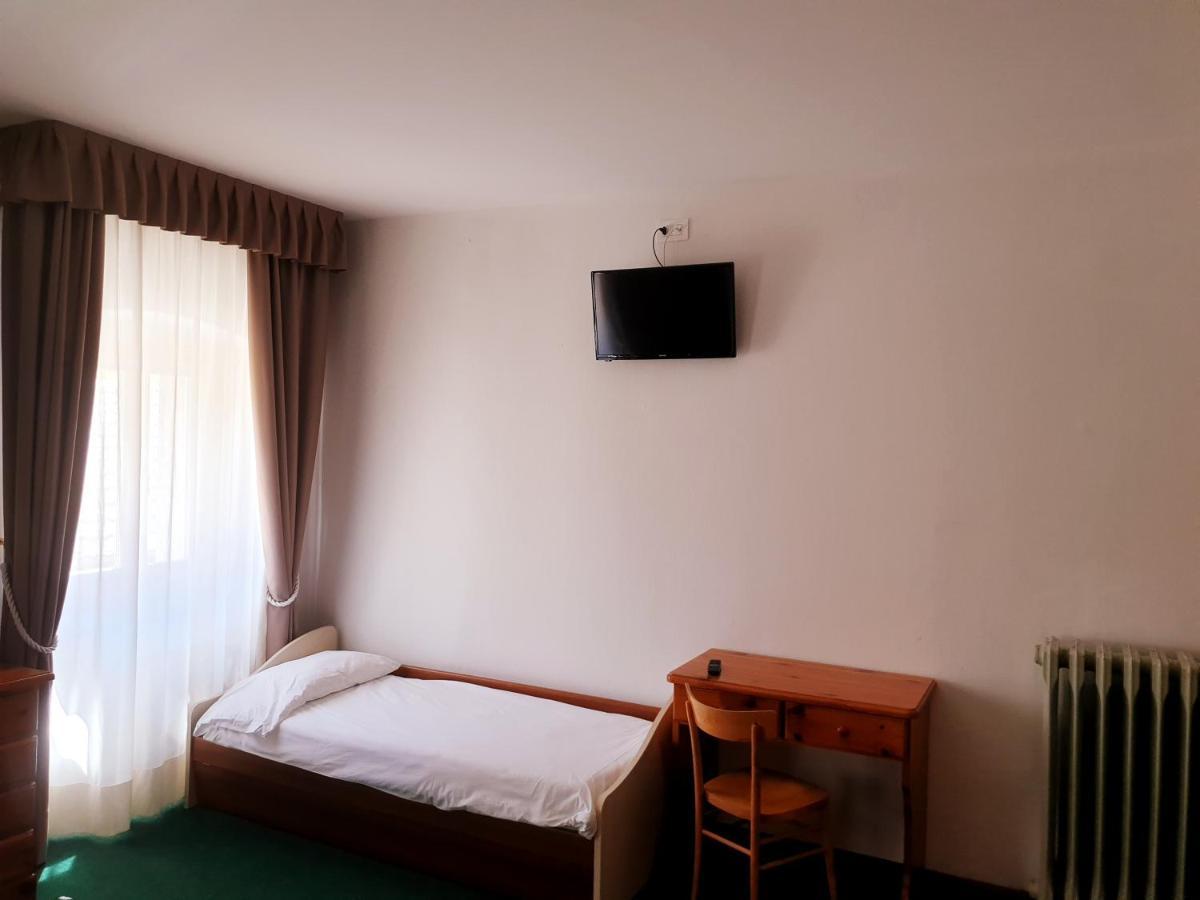 Albergo Trieste Lorenzago Di Cadore ภายนอก รูปภาพ